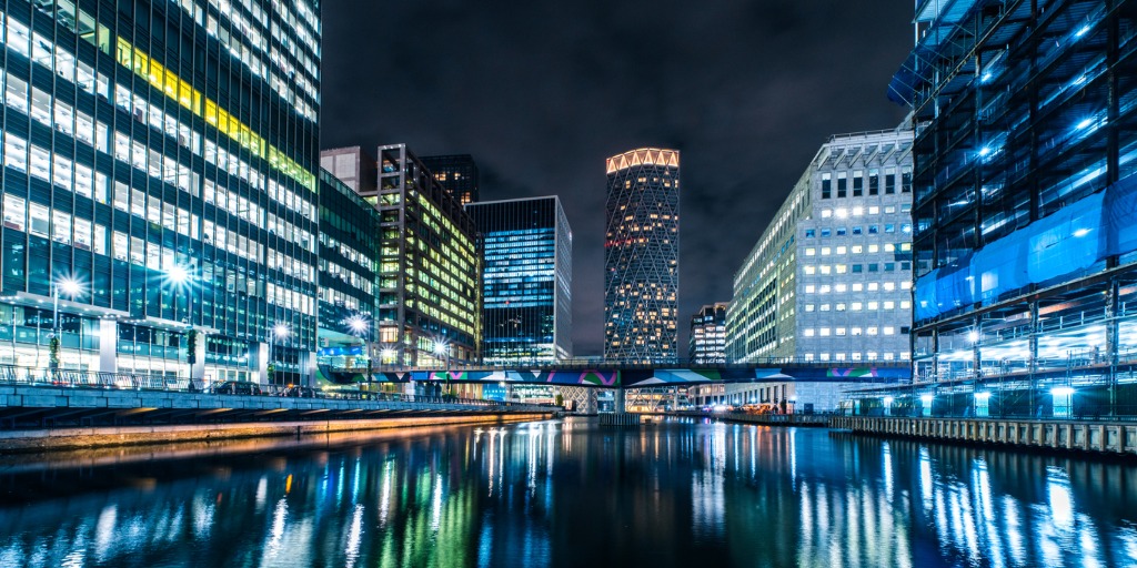 of around 1.1 million people employed in financial services in the UK according to TheCityUK, Asset Finance 50 data suggests there are around 10,000 in asset finance – just under 1% of total financial services jobs. of around 1.1 million people employed in financial services in the UK according to TheCityUK, Asset Finance 50 data suggests there are around 10,000 in asset finance - just under 1% of total financial services jobs.