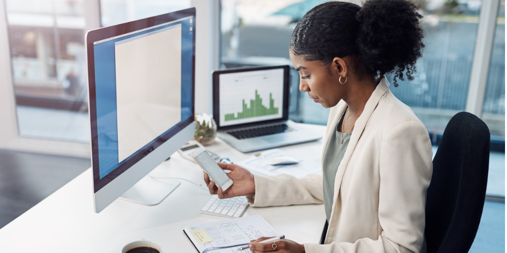 A market order is one in which a trader requests to buy/sell a certain number of positions in a specified asset at the best possible price. A market order is one in which a trader requests to buy/sell a certain number of positions in a specified asset at the best possible price.